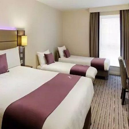 Premier Inn Premier Inn Silverstone Syresham ภายนอก รูปภาพ