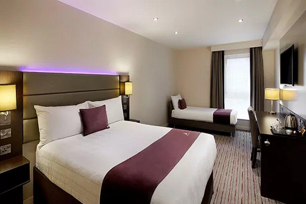 Premier Inn Premier Inn Silverstone Syresham ภายนอก รูปภาพ