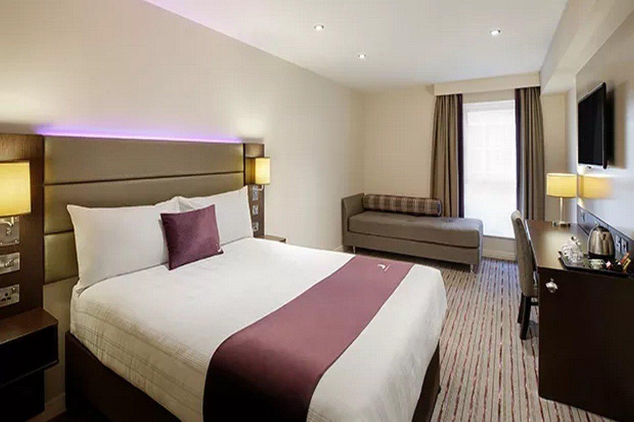 Premier Inn Premier Inn Silverstone Syresham ภายนอก รูปภาพ