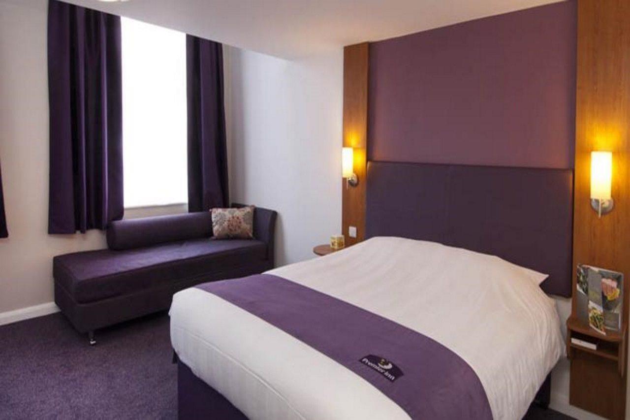 Premier Inn Premier Inn Silverstone Syresham ภายนอก รูปภาพ