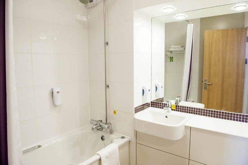 Premier Inn Premier Inn Silverstone Syresham ภายนอก รูปภาพ